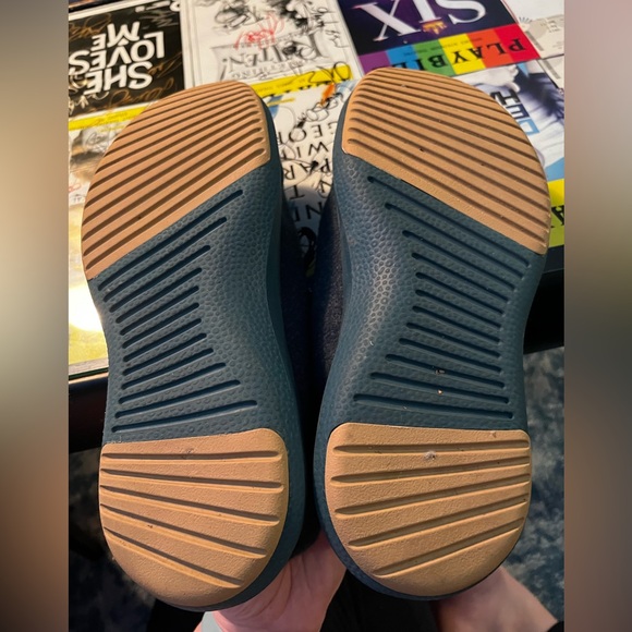 Allbirds Women’s Wool Runner Mizzles - Picture 2 of 5